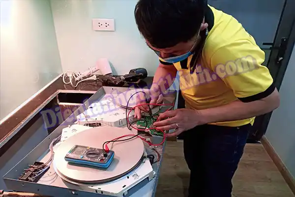 Bếp từ vào điện nhưng không nóng