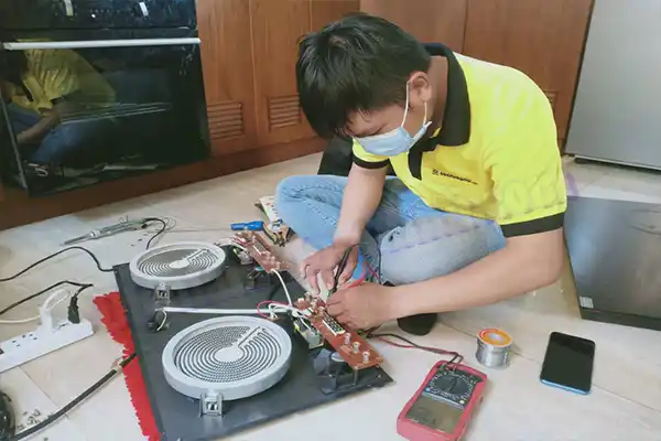sửa bếp từ midea chạy ngắt