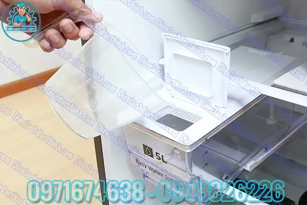 Tủ lạnh Hitachi không bơm nước