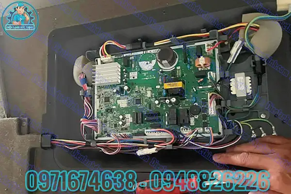 Sửa bo tủ lạnh Samsung Aqua Panasonic Toshiba LG inverter