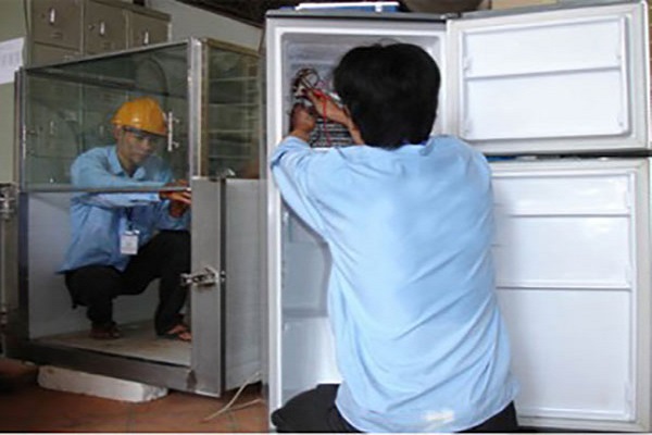 sửa tủ lạnh Hitachi tại Long Biên 1