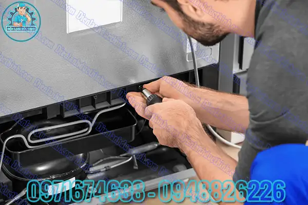 Thay lốc máy tủ lạnh Hitachi