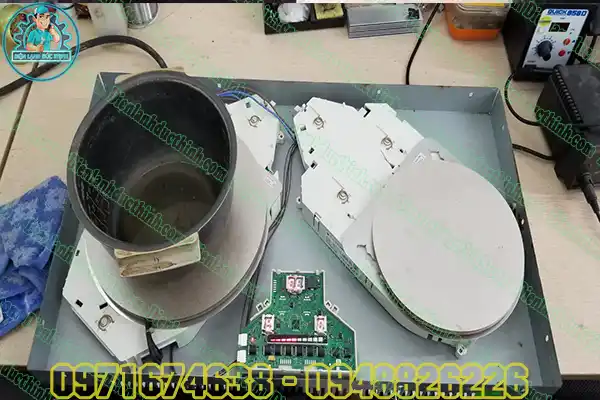Bếp từ báo lỗi EC