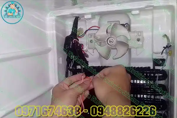 Tủ lạnh bị đóng tuyết ngăn mát không lạnh