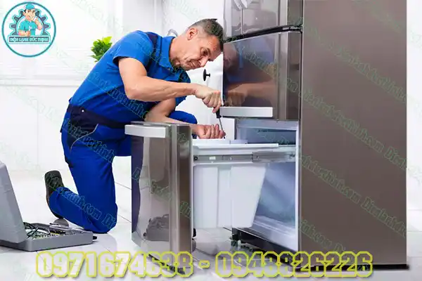 Tủ lạnh vẫn sáng đèn nhưng không lạnh