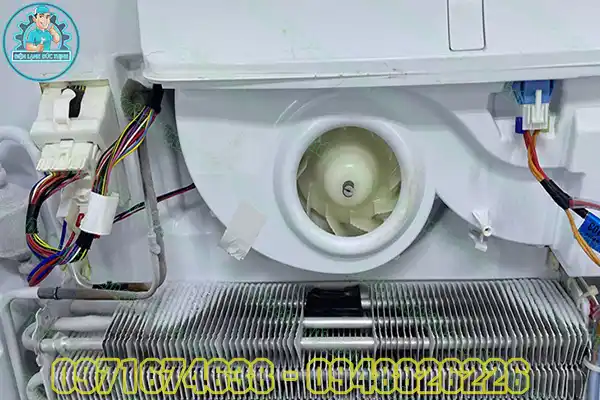 Giá quạt gió tủ lạnh Panasonic
