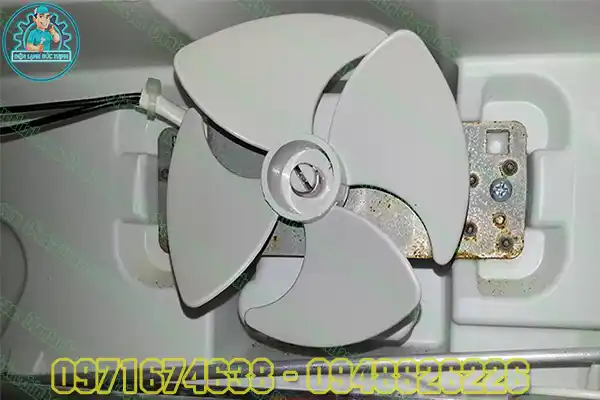 Quạt tủ lạnh Toshiba