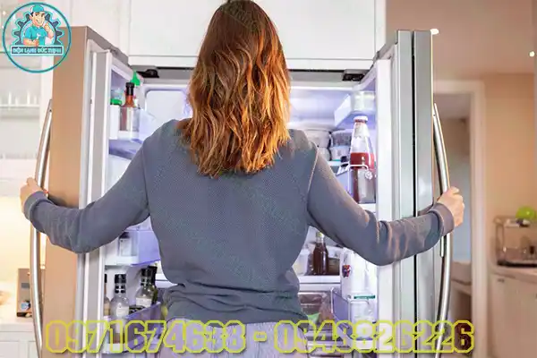 Tủ lạnh vẫn sáng đèn nhưng không lạnh