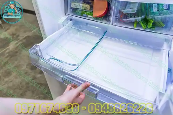 Tại sao tủ lạnh ngăn dưới không mát mà ngăn trên vẫn chạy bình thường