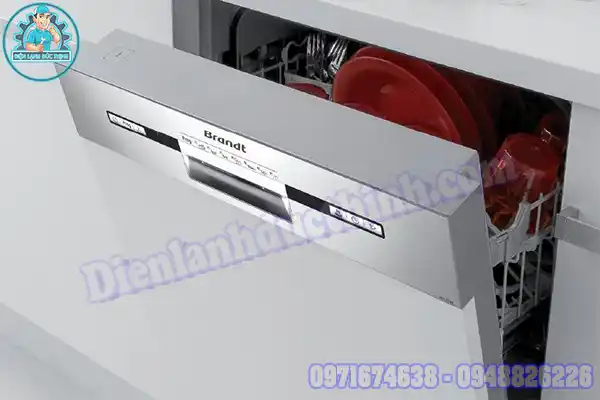 What is the error code E10 on a Brandt washing machine?