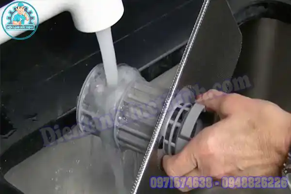 Lỗi E1 máy rửa bát Canzy