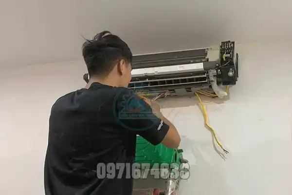 Sửa Điều Hòa Tại Nghĩa Đô, Hoàng Quốc Việt, Phùng Chí Kiên