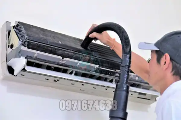 Thợ Sửa Điều Hòa Tại Nhân Chính, Quan Nhân, Lê Văn Lương