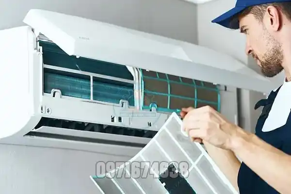 Thợ Sửa Điều Hòa Tại Gia Thụy, Nguyễn Văn Cừ, Tạ Ngọc Trung