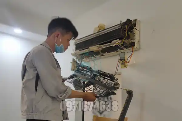 Sửa Điều Hòa Tại Xuân Tảo Ngoại Giao Đoàn, Hoàng Minh Thảo