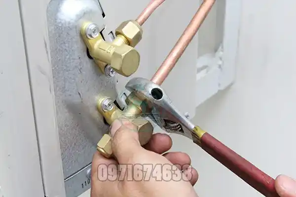 Thợ Sửa Điều Hòa Tại Trung Hòa, Trần Duy Hưng, Hoàng Ngân